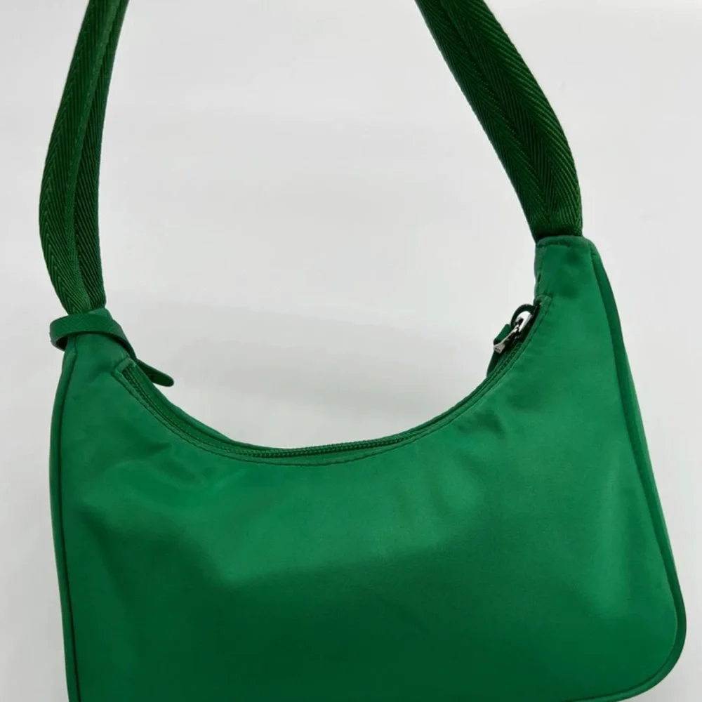 Prada Mini Re-edition 2000 - Picture 3 of 7